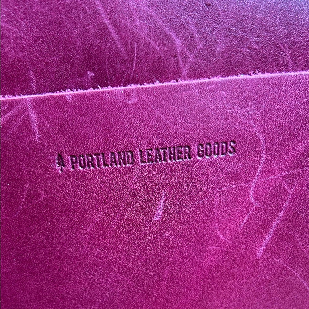 Medium crossbody tote - Picture 2 of 10